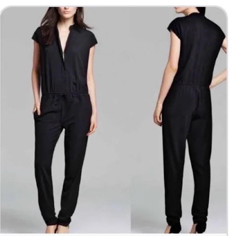 Vince Crepe Romper‎ Zipper front drawstring waist short sleeve  Black size 2